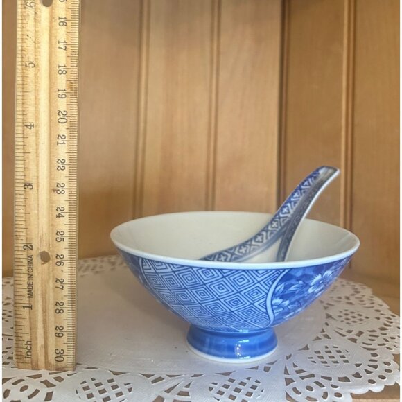Vintage Japanese Porcelain Arita Ware Blue White Floral Bowl Spoon Set Asian - Picture 2 of 6